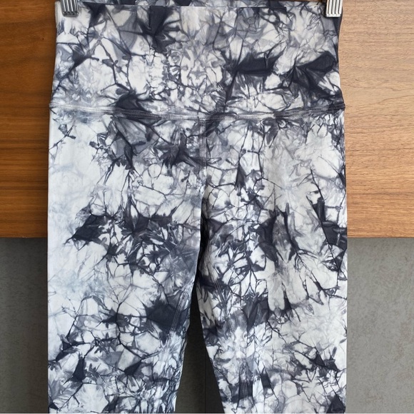 Lululemon Wunder Under High Rise Legging, Size 4 - Picture 4 of 7